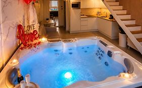 Villa Bono Romantic Suite & Private Jacuzzi